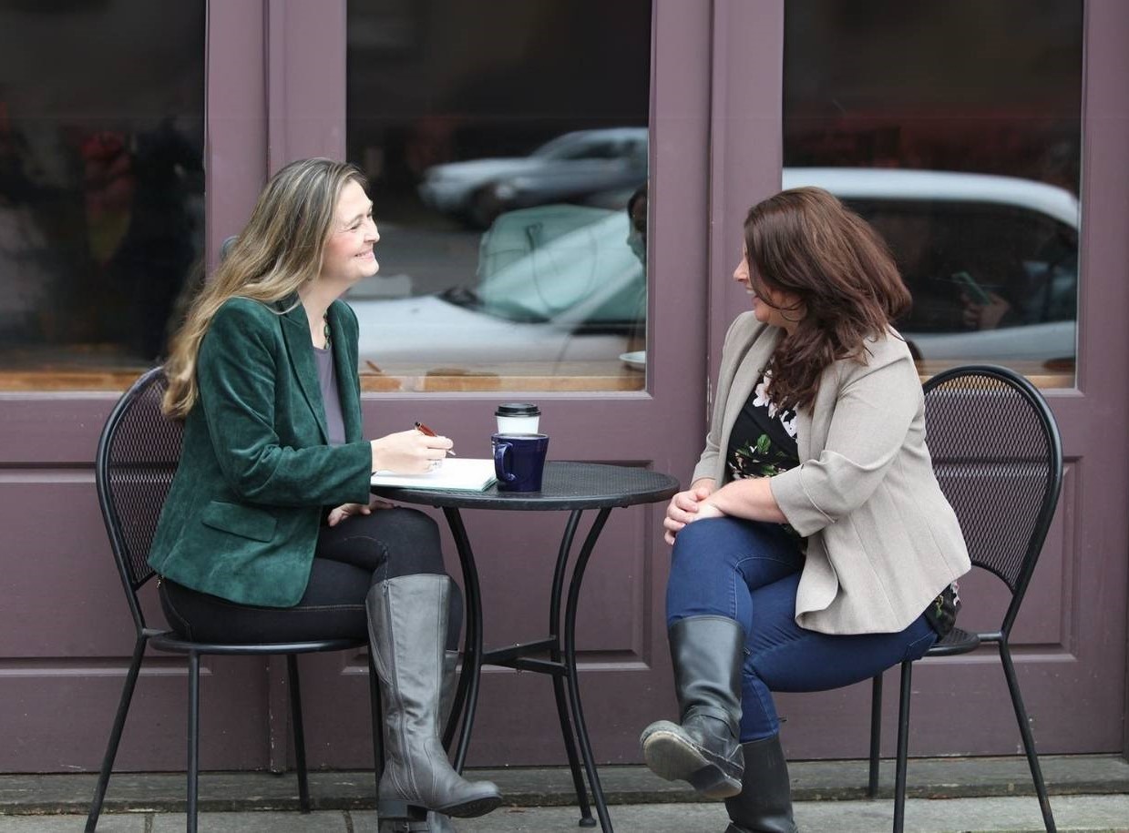 Professional women networking in Canada Professional women networking in Canada